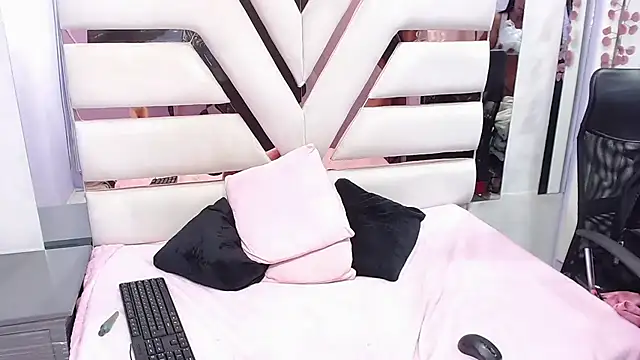 Chatroom XXX en direct de Avi_Thomsonn