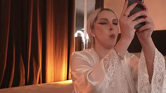 VictoriaMorrone 现场XXX聊天