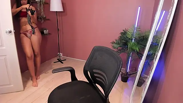 SaraNixxon Webcam-Show