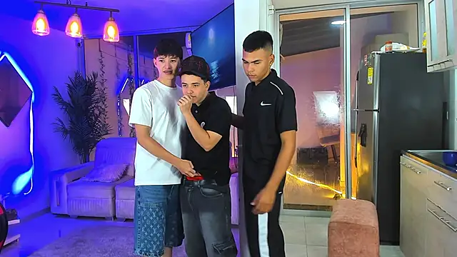 Houseofwarriosのウェブカメラショー