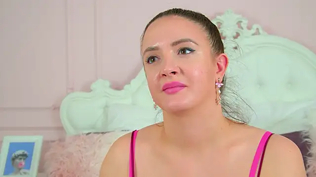 ElinaBellucci Chat XXX in diretta