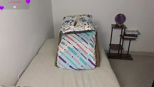 blue__moon_n Live XXX chat