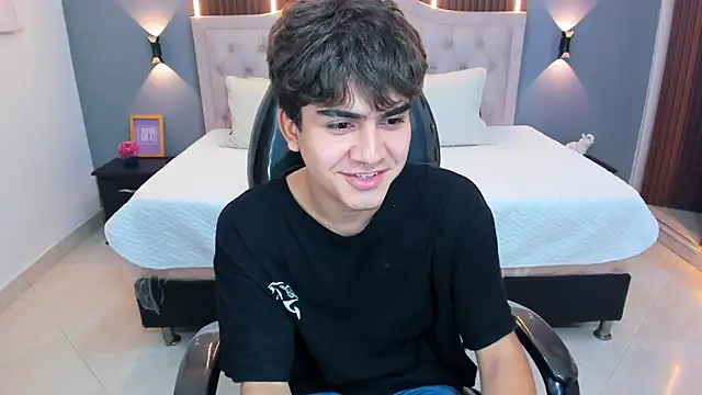 Czat XXX na żywo – Tommy18__