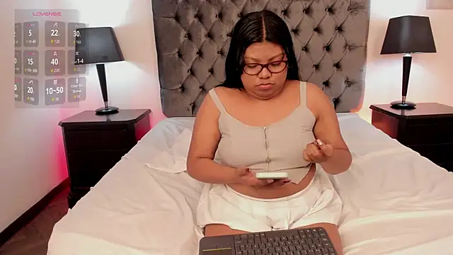 แชท XXX สดของ Kiri_Black_