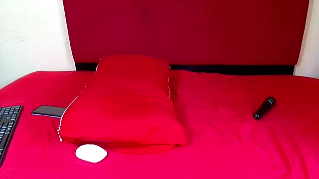 HugeTitisxx 웹캠 쇼