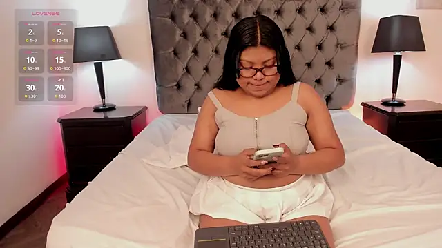 Kiri_Black_'s Live XXX Chat