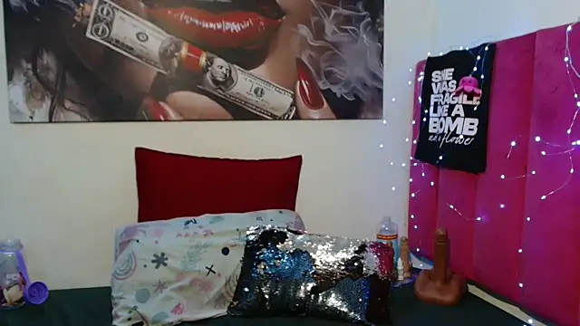 Moreish-06's Live XXX Chat