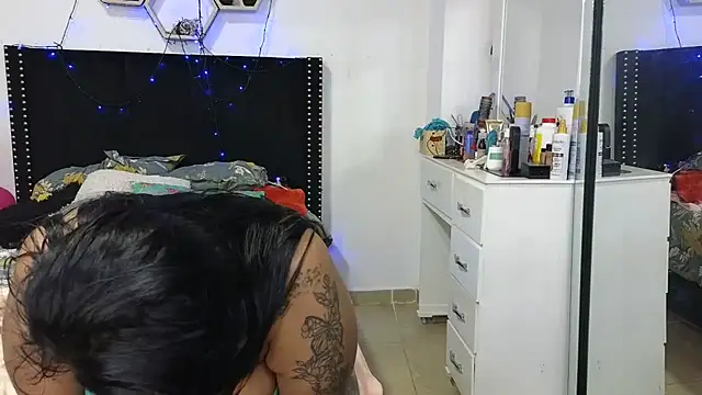 charlotte_077's Live XXX Chat