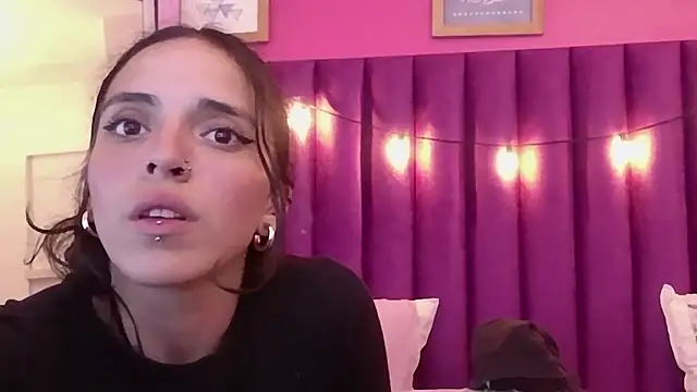 Chat +18 de littleaprill ao vivo