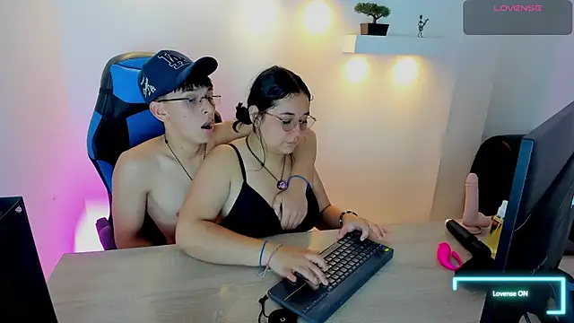 Alexander_Ammy Chat XXX in diretta