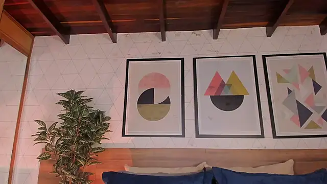 MiaKay1 live XXX chat