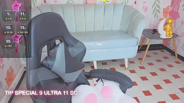 Paris09_v_ élő XXX-chatje