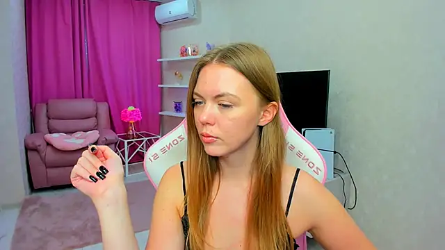 Онлайн чат XXX Strawberrye