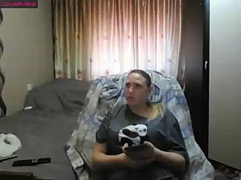 JenniDeep élő XXX-chatje