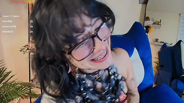 AryRousseのライブXXXチャット