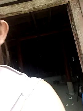 LuminanaのライブXXXチャット