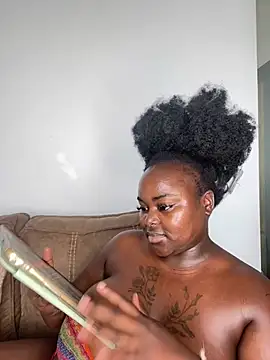 Honeycoco0211 élő XXX-chatje