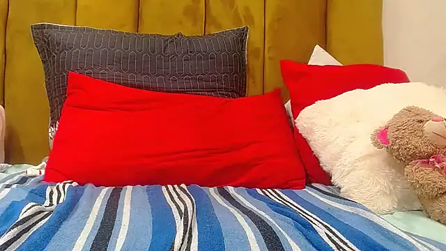 RoundaAssx22 Adlı Modelin Canlı XXX Sohbeti