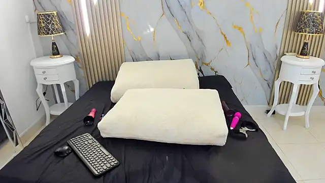 AprillRoss: απευθείας συνομιλία ΧΧΧ