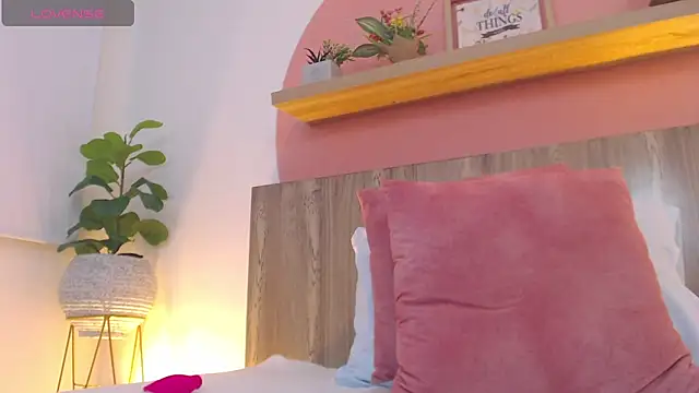 ivette_swan Adlı Modelin Canlı XXX Sohbeti