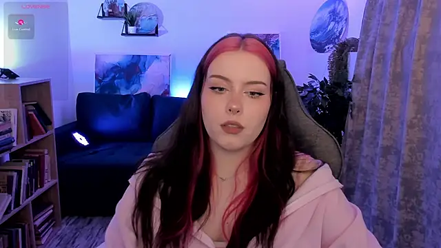 CoraMiel 即時 XXX 聊天