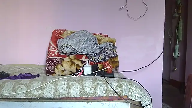 Pooja-suman's Webcam Show