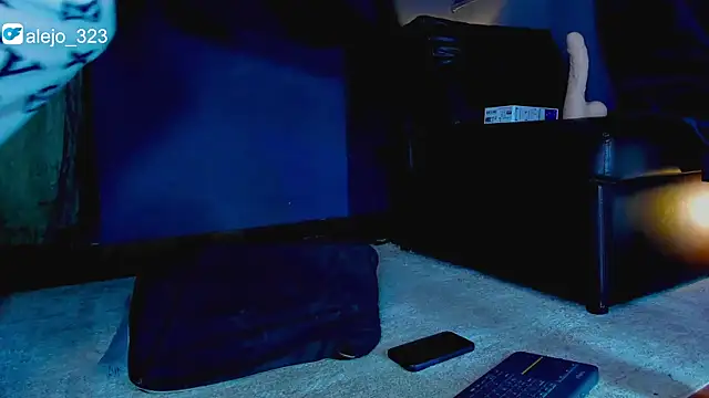 alejo__323__'s Live XXX Chat