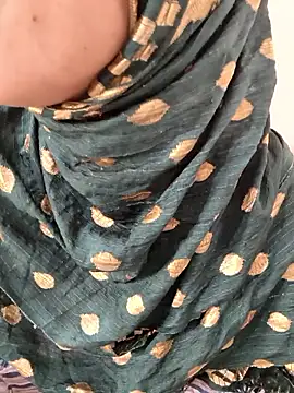 Chat +18 de Indian-Aleena ao vivo