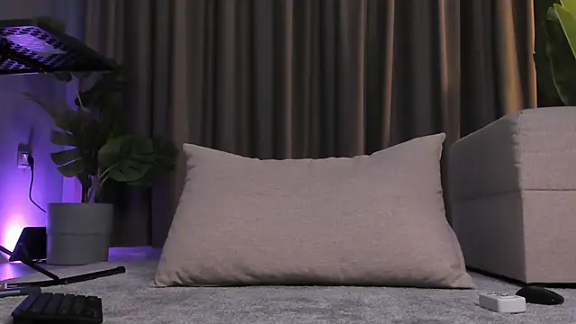 LisaAventi live XXX chat