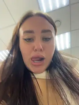 KiraSunshine 即時 XXX 聊天