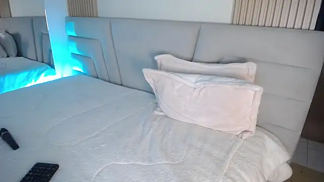 Онлайн чат XXX Miss_Loise