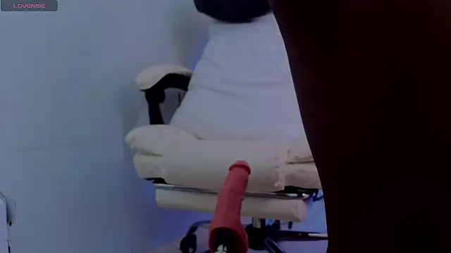 KilyetVera3x's Webcam Show