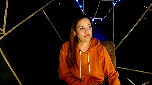 camilawm19 现场XXX聊天