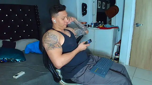 ethan_dalton_'s Live XXX Chat