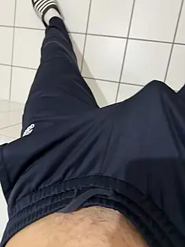 Hornybigdicksxd: διαδικτυακό σόου στην κάμερα