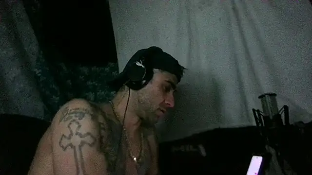 alphacloudGod élő XXX-chatje