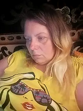 Lana-murr élő XXX-chatje