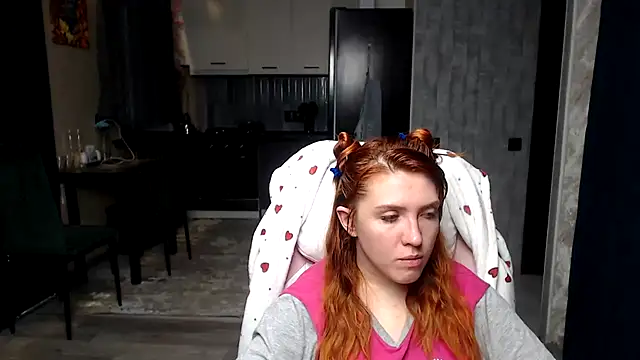 Reginasmilee 现场XXX聊天