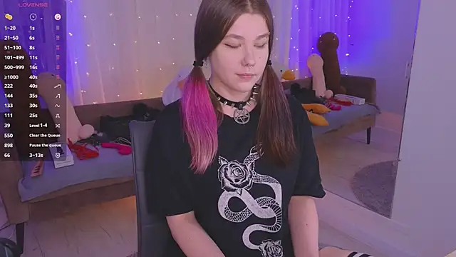 Mira_Falls 现场XXX聊天