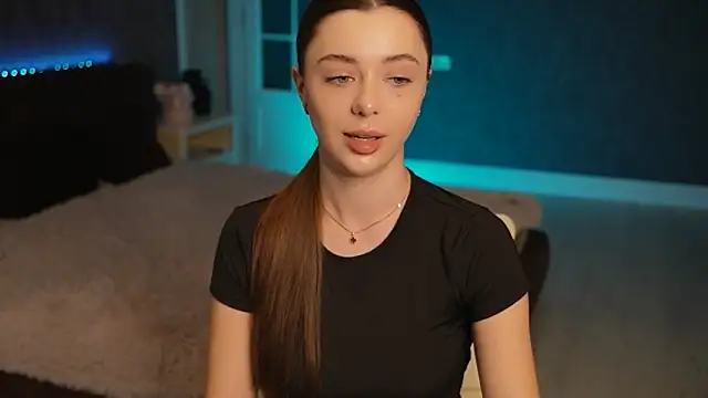 Chat +18 de DinaCandy ao vivo