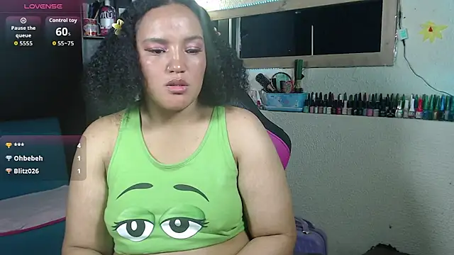 SofiaRoyal2308 现场XXX聊天