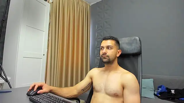 Chat XXX en directo de BryceReign