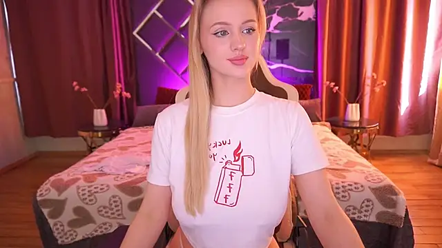 LylaYeess' Live XXX Chat