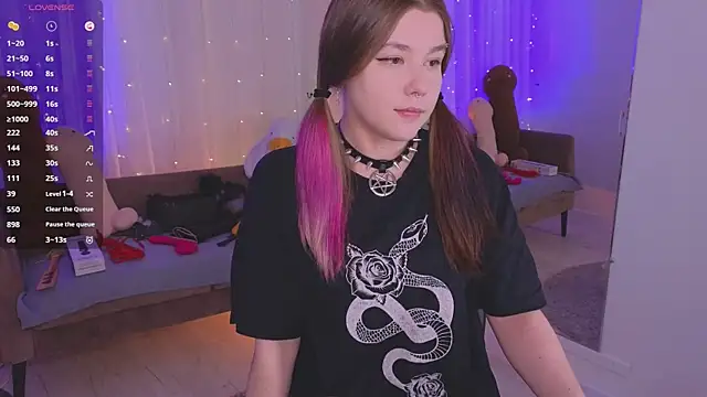 Mira_Falls: онлайн-секс-чат