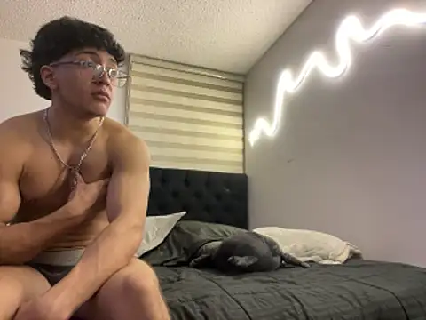 DesireLuxe 在線直播表演