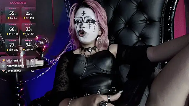 Navier__ élő XXX-chatje