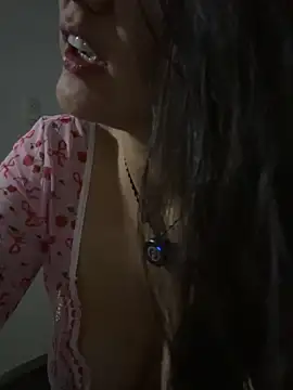 XXX chat uživo modela mahia_queen