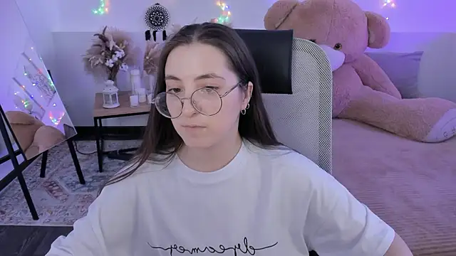 VirtuallVoyant's Live XXX Chat