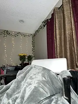 Shuggabutt: вебкам-шоу