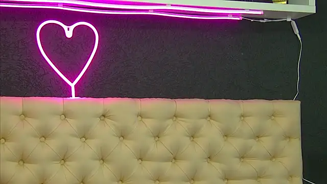 แชท XXX สดของ TaniaKaverina